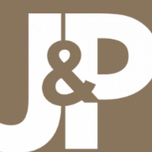 Elbląg - stopnie drewniane na beton